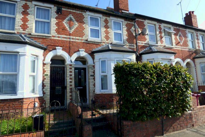 3 Bedroom Terraced House To Rent In Elgar Road South, Reading, RG2