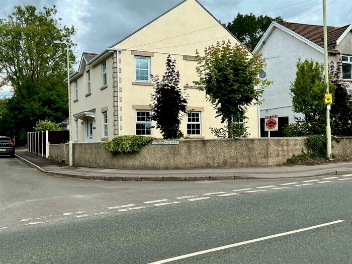 4 Bedroom Detached House For Sale In Woodland Park, Penderyn, Aberdare, CF44