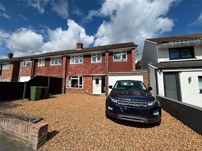 4 Bedroom Semi-Detached House To Rent In Malthouse Lane, West End, GU24