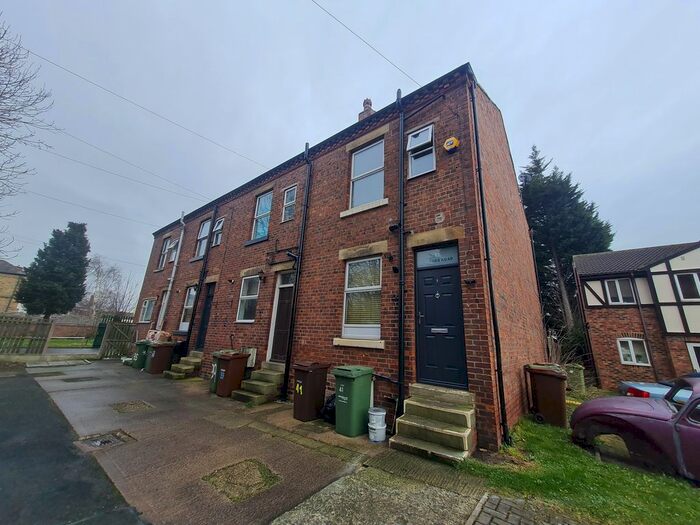 3 Bedroom End Of Terrace House To Rent In Thornes Road, Wakefield, WF2