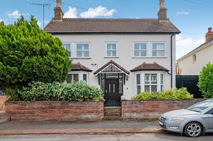 4 Bedroom Detached House For Sale In Ashford, Surrey, TW15