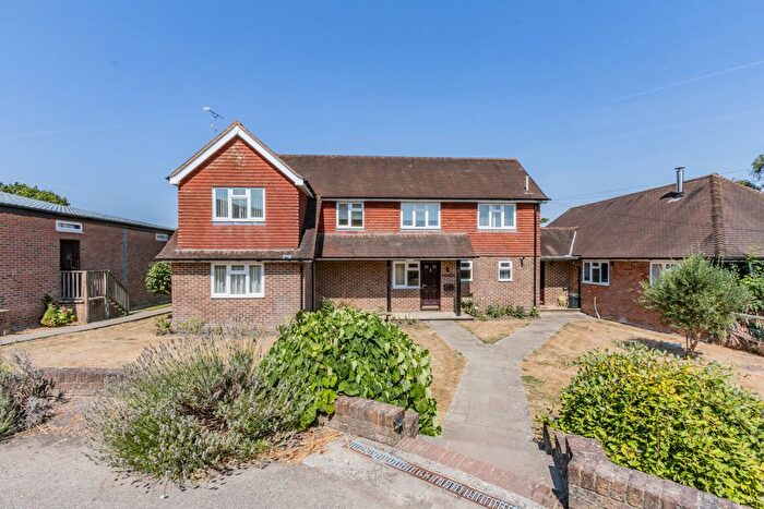 4 Bedroom Farmhouse To Rent In High Street, Hawkhurst, Cranbrook, TN18