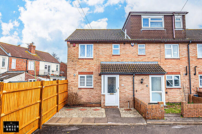 3 Bedroom End Of Terrace House For Sale In Meryl Road, Southsea, PO4