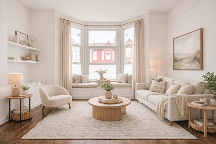 2 Bedroom Flat For Sale In Tunley Road, London, NW10