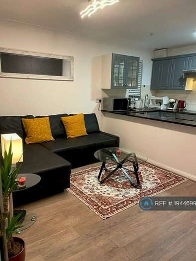 1 Bedroom Flat To Rent In Dorset Mews, London, N3