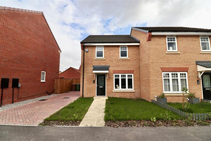 3 Bedroom Semi-Detached House For Sale In Cross Grove, Pocklington, York, YO42