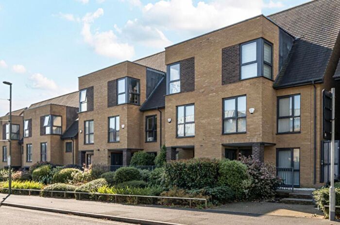 4 Bedroom Town House For Sale In Inglis Way, Mill Hill, NW7