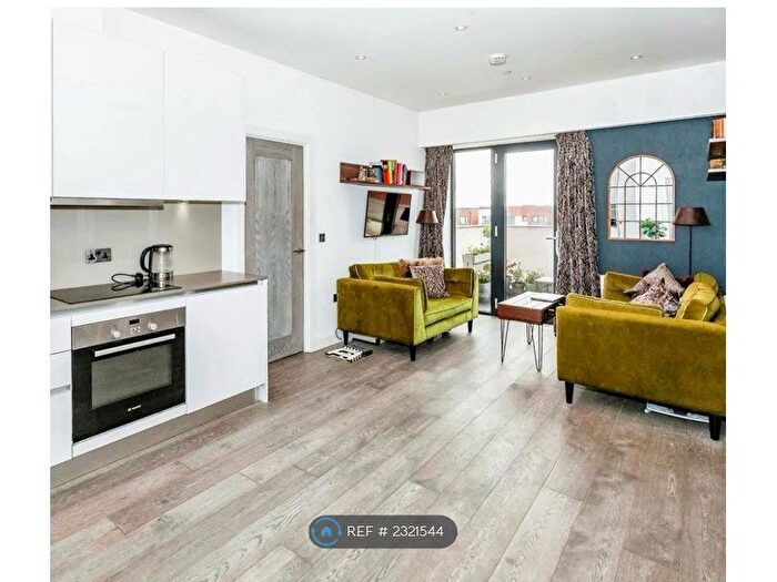 2 Bedroom Flat To Rent In Bath Road, Slough, SL1