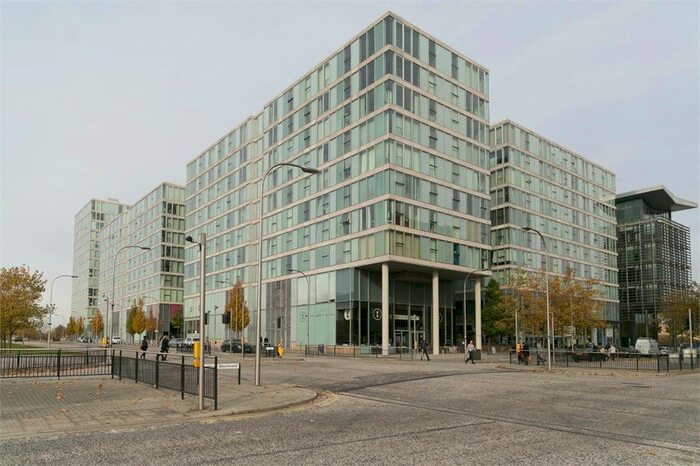 2 Bedroom Flat To Rent In Witan Gate, Milton Keynes, MK9