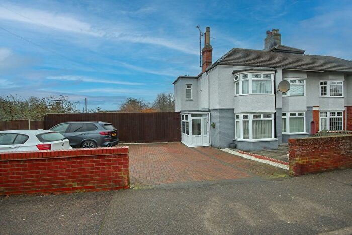 3 Bedroom Semi-detached House For Sale In Tennyson Avenue, King's Lynn, PE30