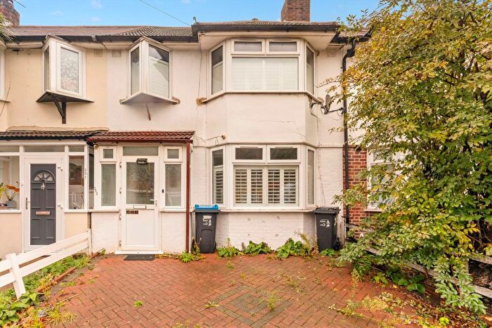 4 Bedroom Property To Rent In Tamworth Lane, Mitcham, CR4