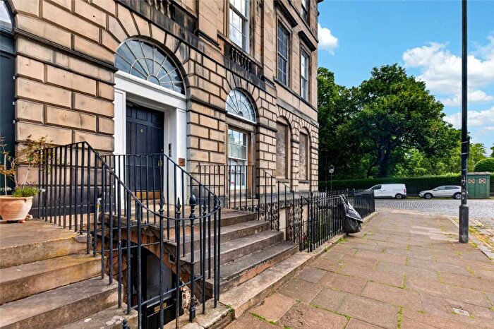 3 Bedroom Apartment For Sale In / Great King Street, New Town, Edinburgh, EH3