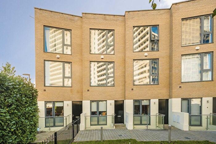 5 Bedroom Terraced House For Sale In Gunnersbury Mews, Chiswick, W4