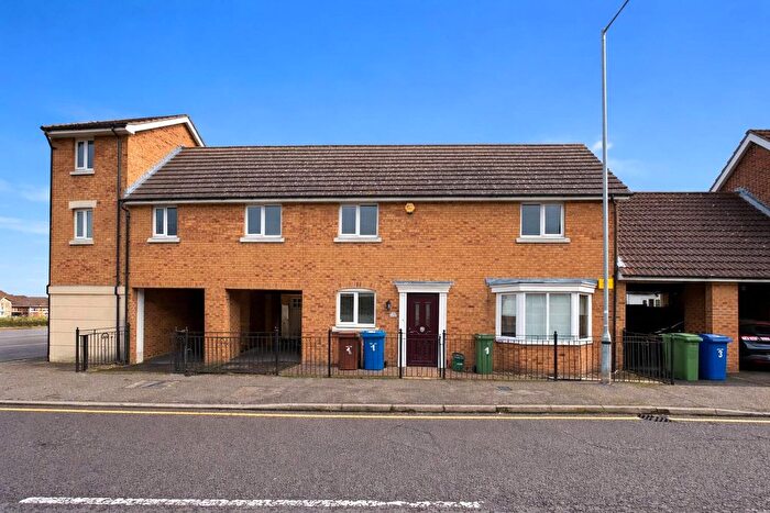 5 Bedroom Semi Detached House For Sale In Hedingham Road, Chafford Hundred, Grays, Essex, RM16