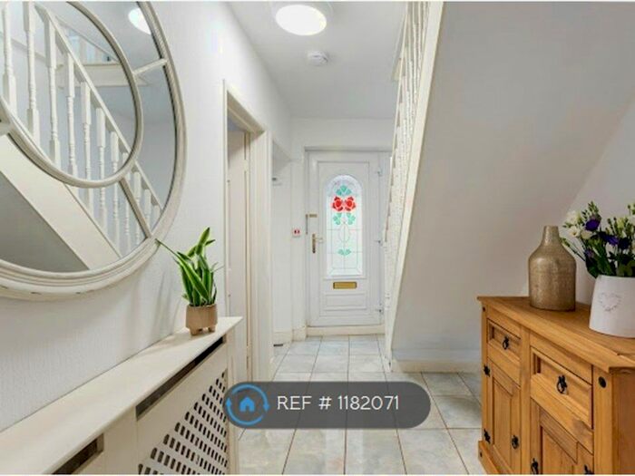 5 Bedroom Detached House To Rent In Higham Road, Burton Latimer, Kettering, NN15