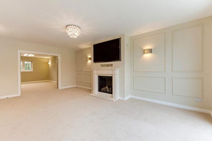 5 Bedroom Detached House To Rent In Wyngrave Place Beaconsfield, HP9