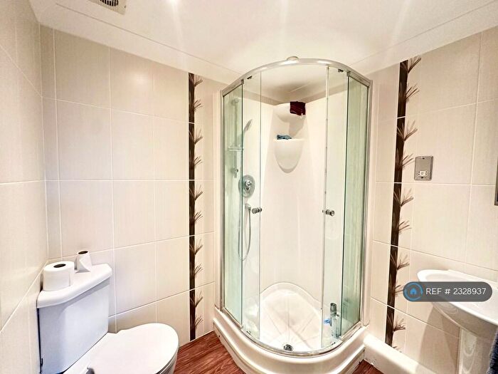2 Bedroom Flat To Rent In Garden Mews, Harrogate, HG2