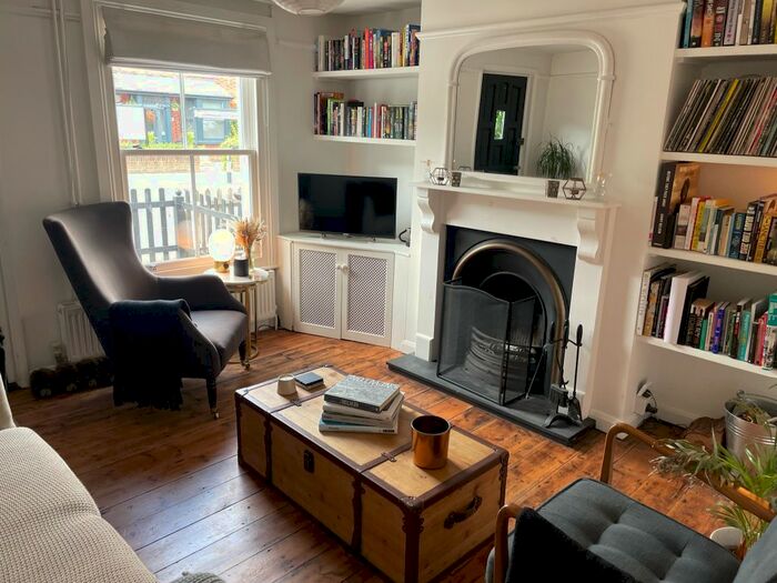 3 Bedroom Semi-Detached House To Rent In Commercial Road, Tonbridge, Kent, TN12