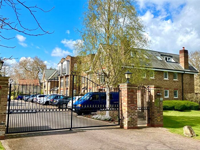 2 Bedroom Apartment For Sale In Whittets Ait, Jessamy Road, Weybridge, KT13