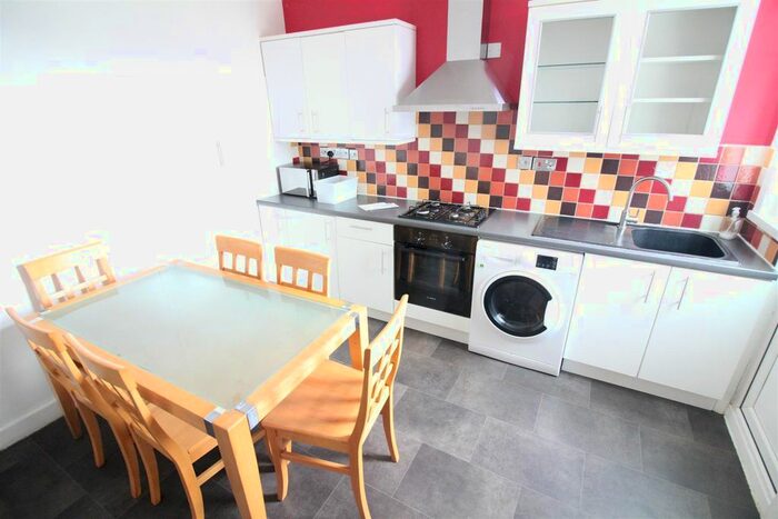 2 Bedroom Property To Rent In Myrtle Road, Hounslow, TW3