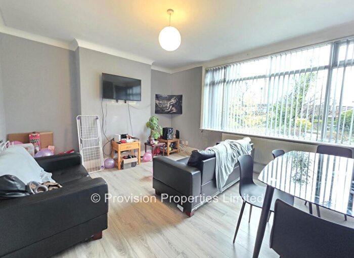 4 Bedroom Semi Detached House To Rent In Headingley Crescent, Leeds, LS6