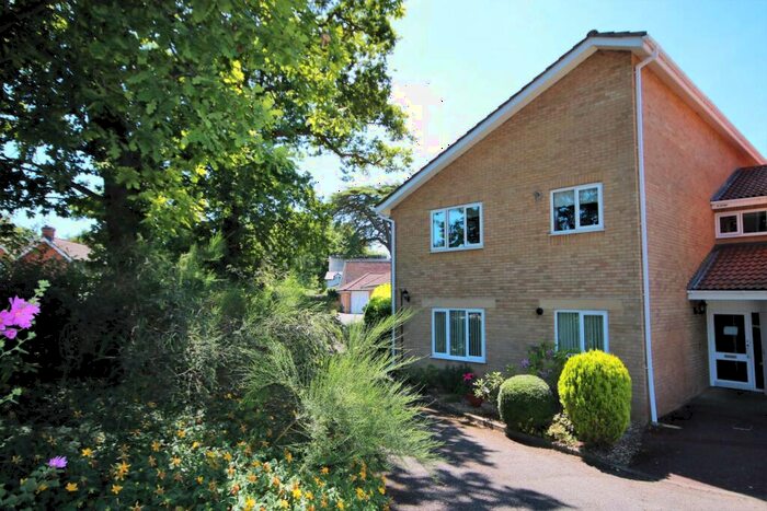 2 Bedroom Apartment To Rent In Fraynes Croft, Crookham Road, Fleet, GU51