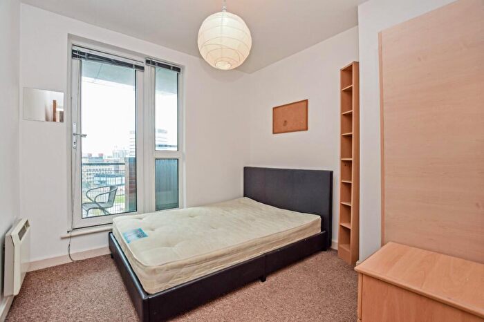 3 Bedroom Flat To Rent In The Linx, Simpson Street, Noma, Manchester, M4