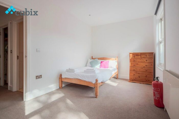 5 Bedroom Town House To Rent In Marcia Road, Elephant And Castle, SE1
