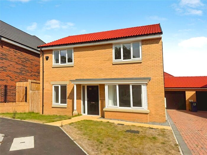 4 Bedroom Detached House To Rent In Blenheim Close, Silksworth, SR3