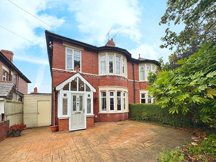 4 Bedroom Semi-Detached House For Sale In The Gardens, Monkseaton Village, NE25