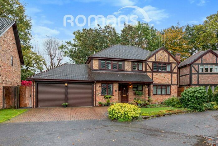 4 Bedroom Detached House To Rent In Marjoram Close, GU14