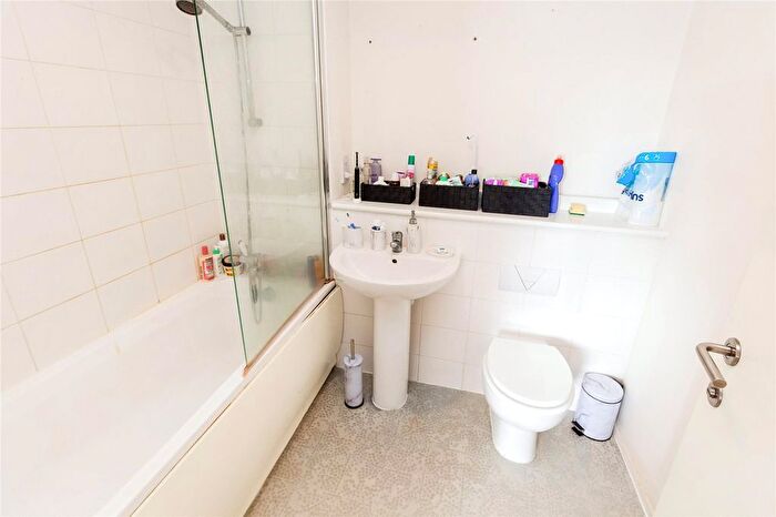 1 Bedroom Flat For Sale In Canal Street, Nottingham, NG1