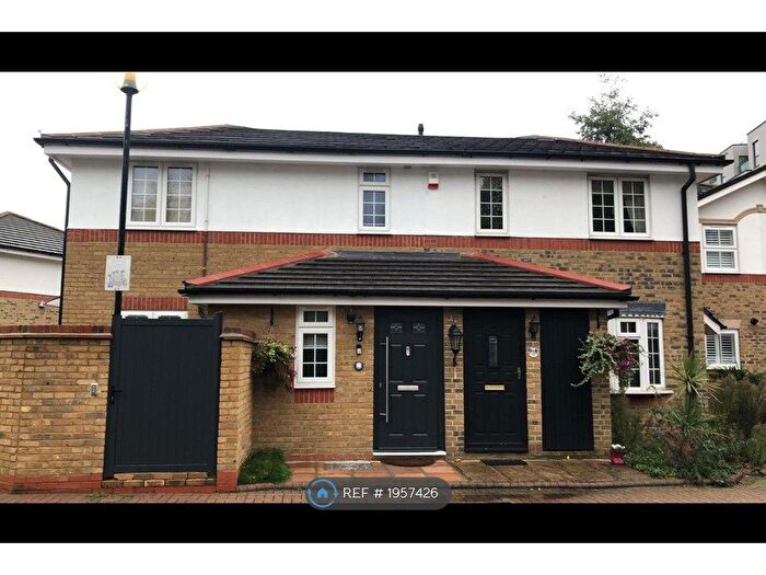 3 Bedroom Terraced House To Rent In Culloden Close, London, SE16