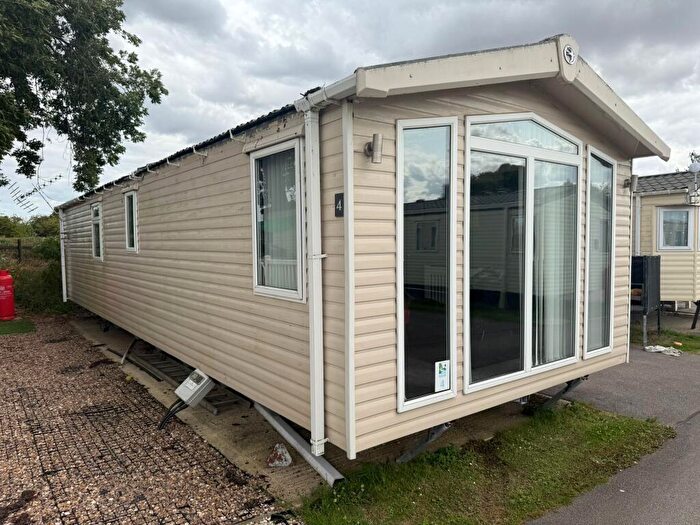 2 Bedroom Caravan For Sale In Chapel Hill, Witham Bank, LN4