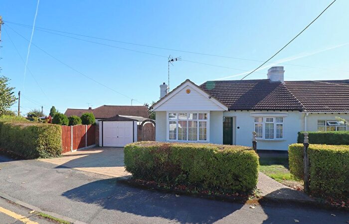 2 Bedroom Semi-Detached Bungalow For Sale In Highfield Crescent, Rayleigh, SS6