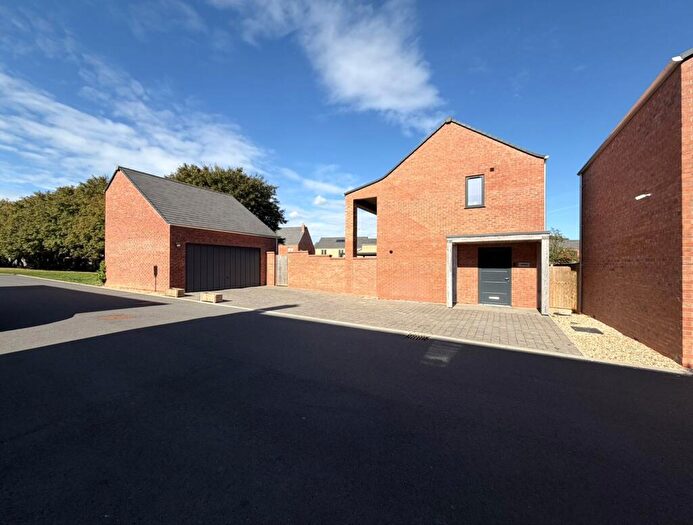 4 Bedroom Detached House For Sale In The Beeches, Humberston, Grimsby, Lincolnshire, DN36