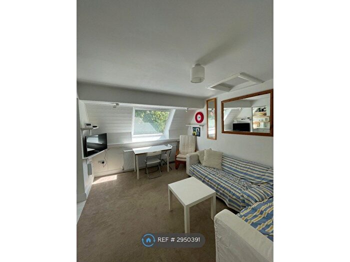 1 Bedroom Flat To Rent In Northen Grove, West Didsbury, M20