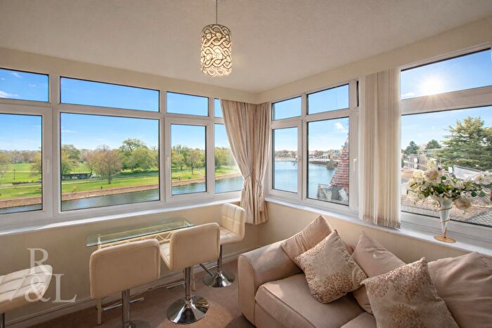 3 Bedroom Apartment For Sale In Wilford Lane, West Bridgford, Nottingham, NG2