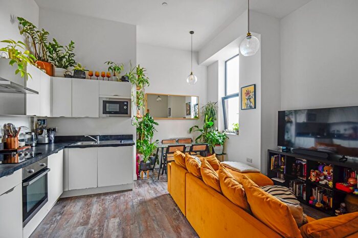 1 Bedroom Flat To Rent In New Road, Rochester, ME1