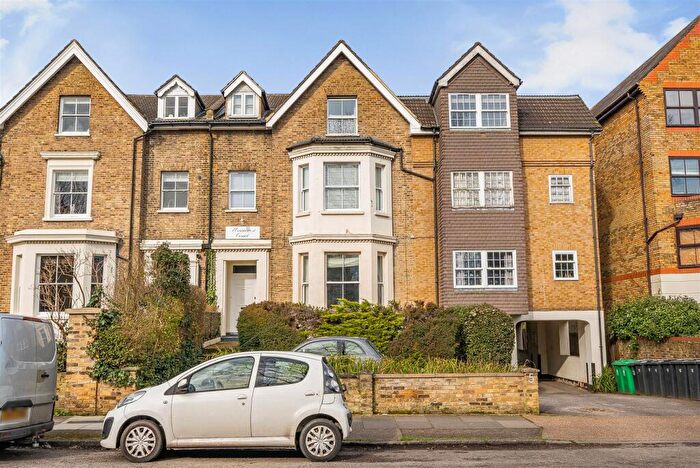 Apartment To Rent In Surbiton Hill Park, Surbiton, KT5