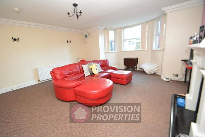 2 Bedroom Flat To Rent In Cardigan Road, Headingley, Leeds, LS6