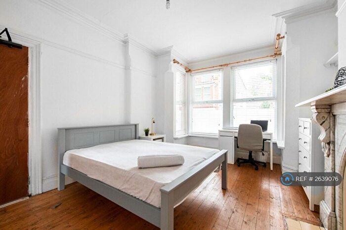 6 Bedroom Semi-Detached House To Rent In Albert Grove, Nottingham, NG7