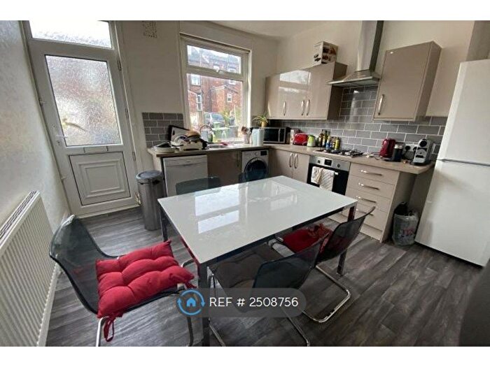 4 Bedroom Terraced House To Rent In St. Anns Avenue, Leeds, LS4