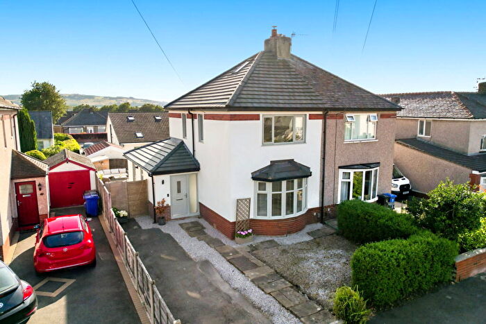 2 Bedroom Semi-Detached House For Sale In Red Lees Avenue, Burnley, BB10