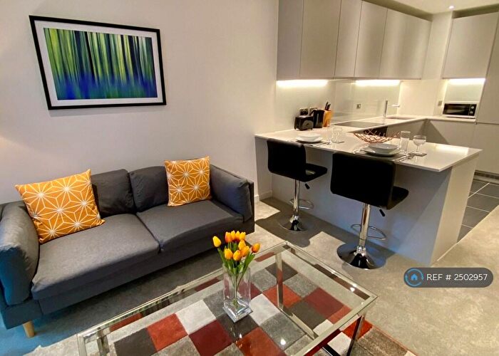 1 Bedroom Flat To Rent In The Crescent, Manchester, M5