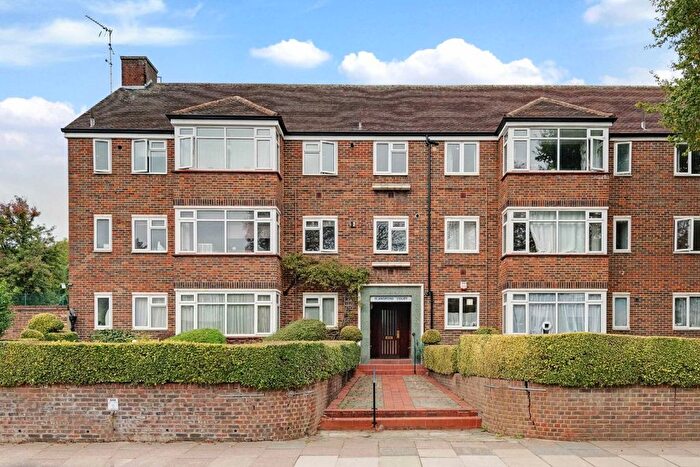 1 Bedroom Flat To Rent In Brondesbury Park, Queen's Park, NW6