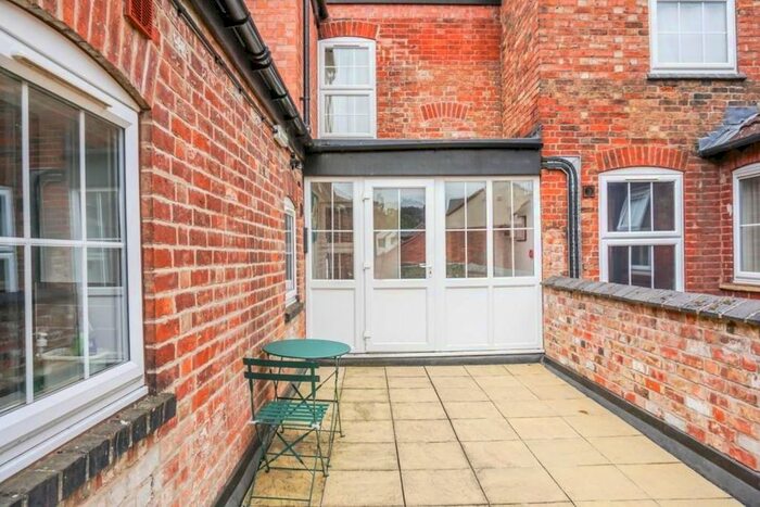 1 Bedroom Flat To Rent In Church Court, Rugby, Warwickshire, CV21