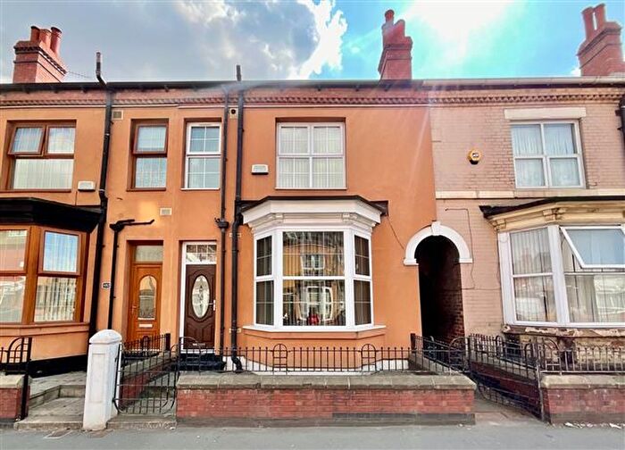 4 Bedroom Terraced House For Sale In Staniforth Road, Sheffield, S9