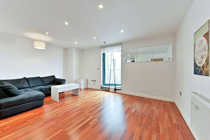 1 Bedroom Flat To Rent In Stanley Road, Wimbledon, London, SW19