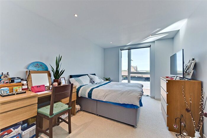 1 Bedroom Flat To Rent In The Heart, Walton-On-Thames, Surrey, KT12